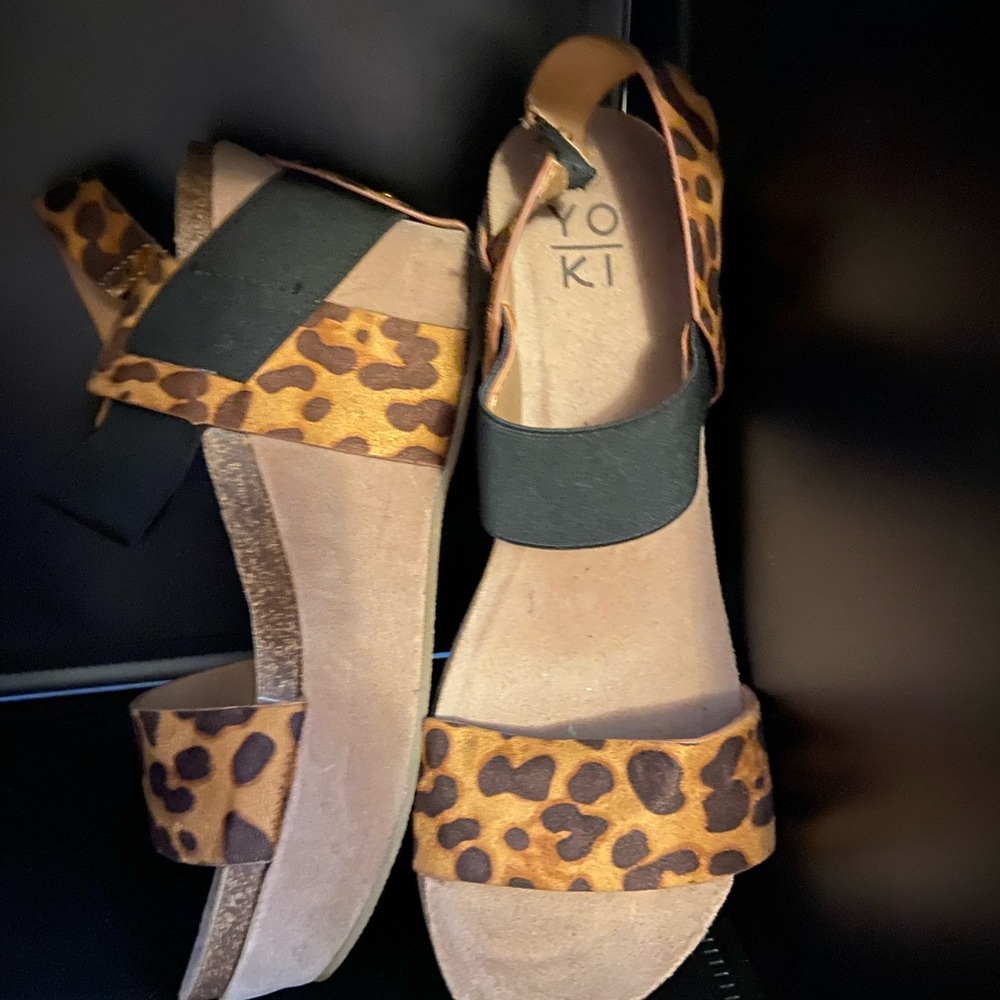Yoki size 9 women’s wedges